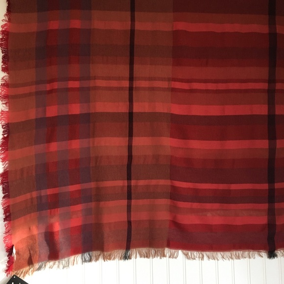 Echo red/grey tone long scarf - Picture 6 of 11